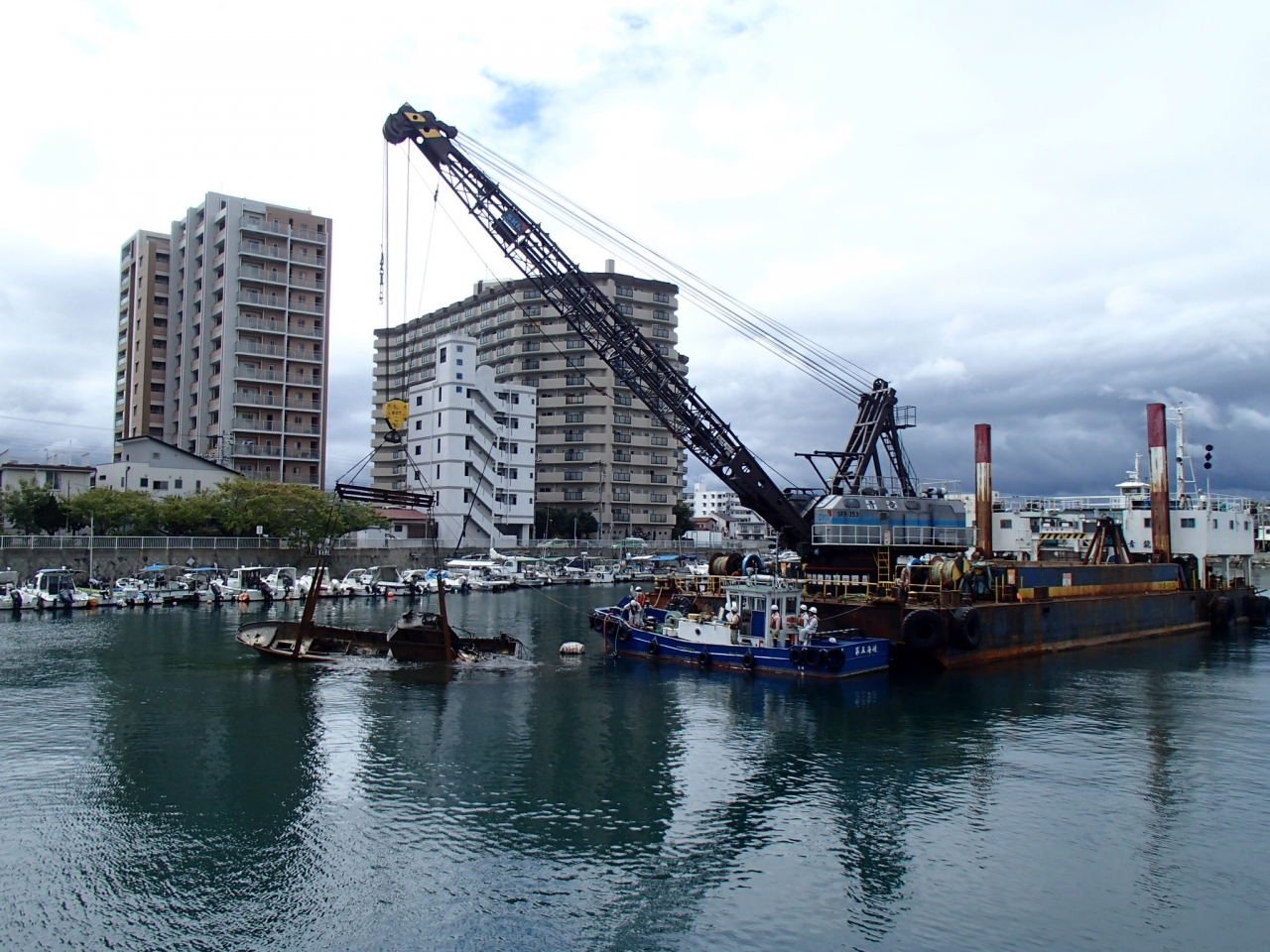 明石浦漁港沈船引揚げ工事